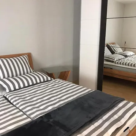 Helenas Feriendomizil شقة Hatzenport